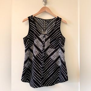 Le chateau small sleeveless blouse